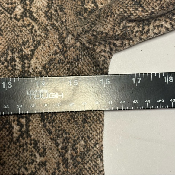 Zara Beige Snake Print Short Sleeve Tee - Picture 7 of 9